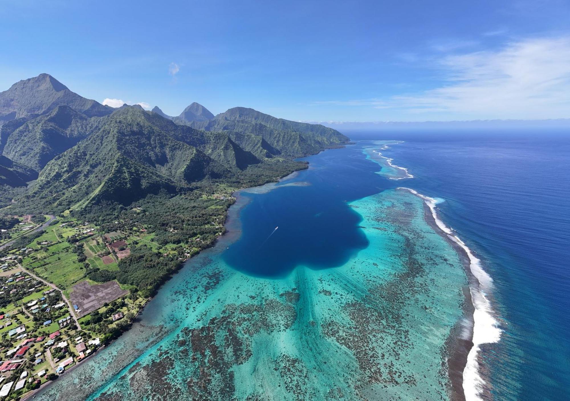 Hava'E Lodge Teahupoo Bagian luar foto
